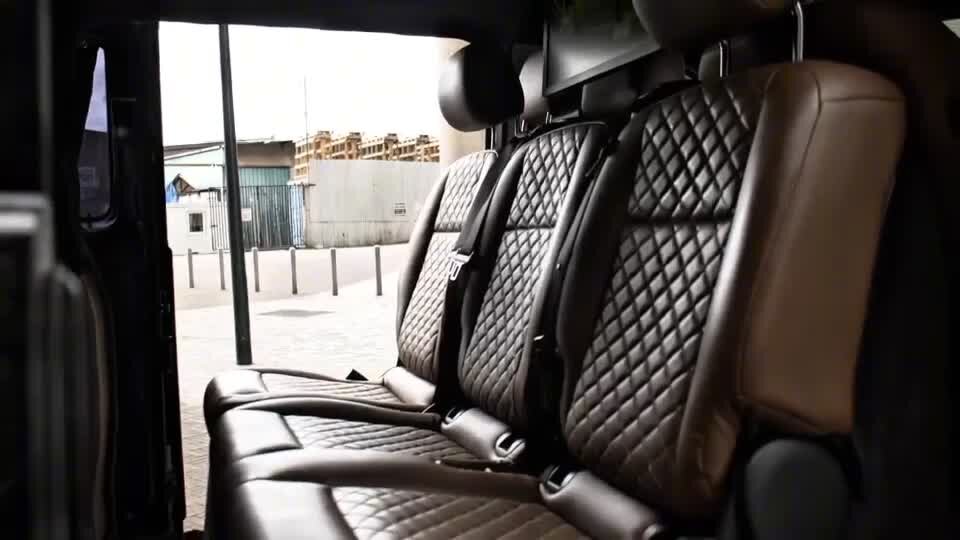 Standard Mercedes V-Class exterior detail