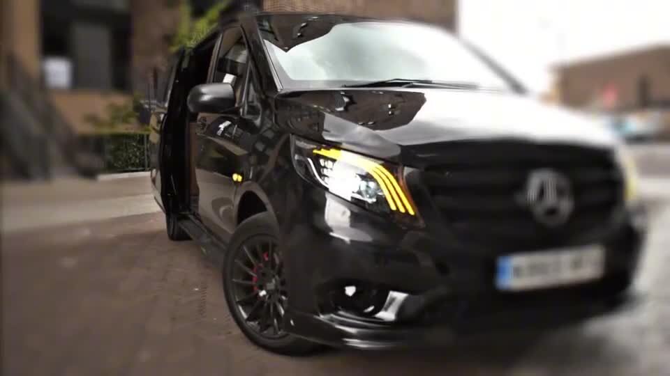 Standard Mercedes V-Class exterior